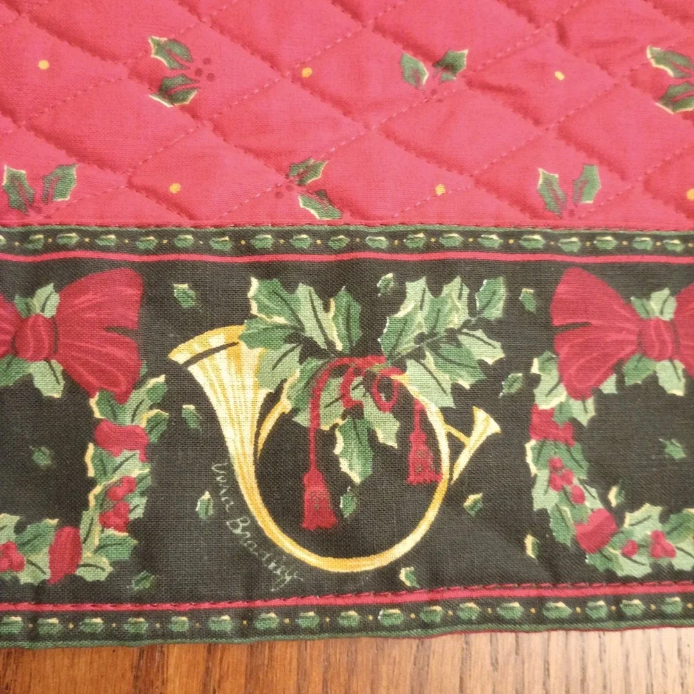 Vera Bradley Table‎ Runner Quilted w Tassels Christmas Holiday 13.5